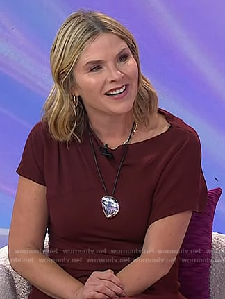 Jenna's silver pendant necklace on Today