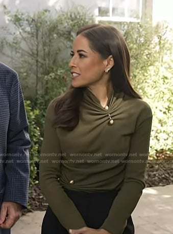 Kaylee’s green barbell top on Today