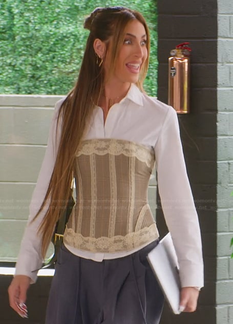 Kaylee's lace trim corset on Selling the OC