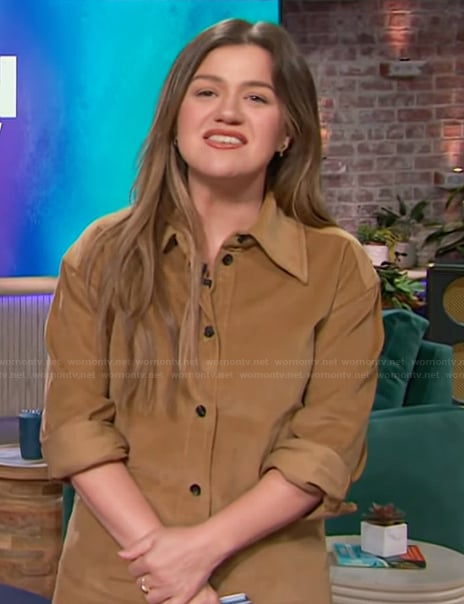 Kelly’s brown corduroy jacket and pants on The Kelly Clarkson Show
