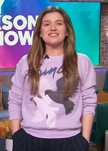 Kelly's pink dove print sweatshirt on The Kelly Clarkson Show