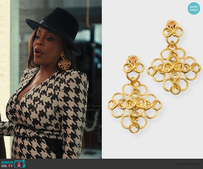 Kenneth Jay Lane 22K Yellow Gold Fancy Swiss Clip-On Drop Earrings worn by Emerald Greene (Niecy Nash-Betts) on Alls Fair