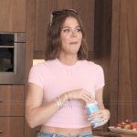 Khloe’s pink tee on The Kardashians