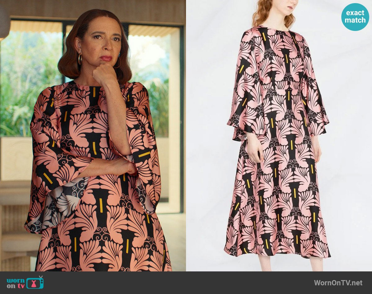 La DoubleJ Sorella Dress worn by Molly Novak (Maya Rudolph) on Loot