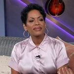 Liza Colon-Zayas’s pink short sleeve top on The Kelly Clarkson Show