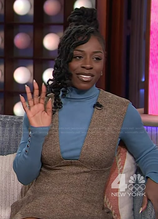 Leora's tweed mini dress on The Kelly Clarkson Show