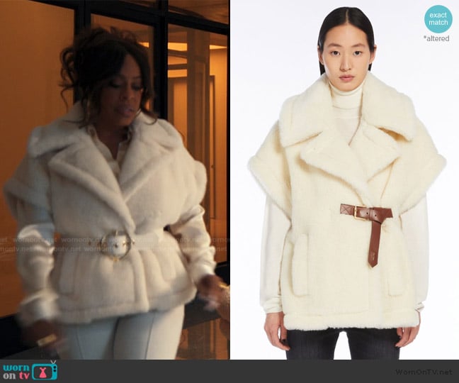 Max Mara Cape in alpaca and wool Teddy fabric - Optical white worn by Emerald Greene (Niecy Nash-Betts) on Alls Fair
