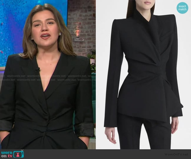 Kelly’s black ruched blazer on The Kelly Clarkson Show