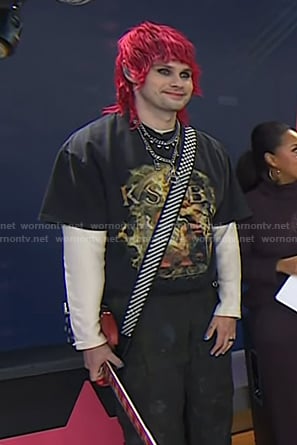 Michael Clifford's black graphic print tee on Today