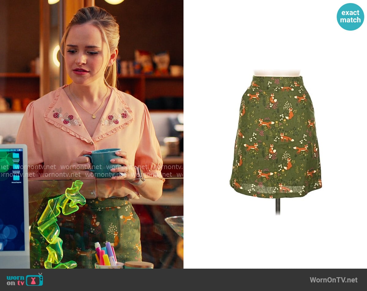 ModCloth Fox Print Skirt worn by Ainsley (Stephanie Styles) on Loot