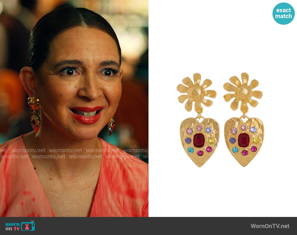 Mondo Mondo Tropicana Earrings in Gold worn by Molly Novak (Maya Rudolph) on Loot