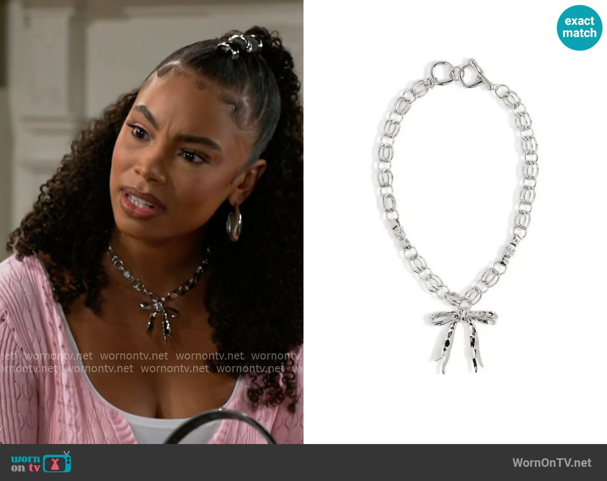 Open Edit Bow Pendant Necklace worn by Chelsea Hamilton (RhonniRose Mantilla) on Beyond the Gates