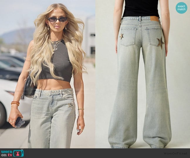 Pacsun Casey Low Rise Baggy Jeans Camo Star Light Indigo worn by Miranda McWhorter on The Secret Lives of Mormon Wives