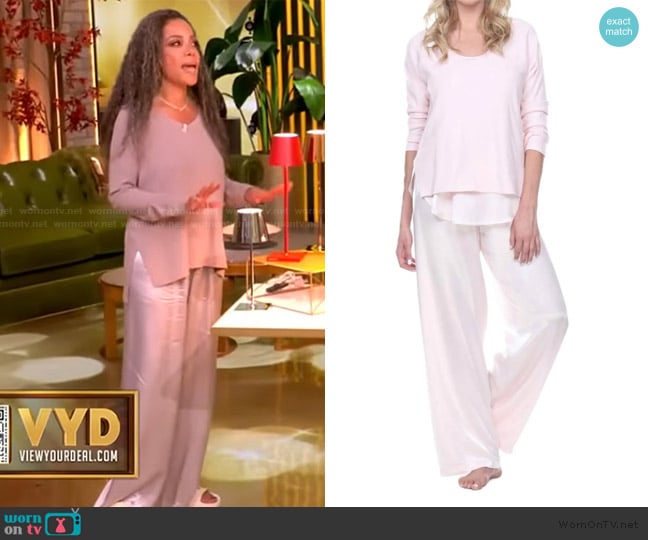 Sunny’s pink satin pants on The View Sunny’s pink satin pants on The View