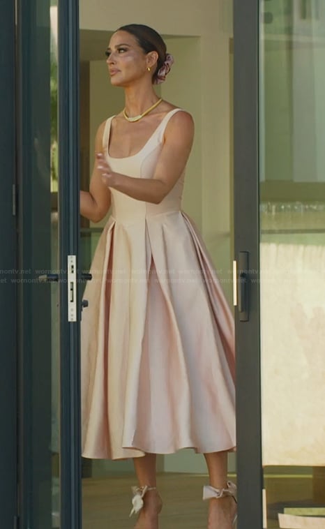 Polly's pink flare dress on Selling the OC