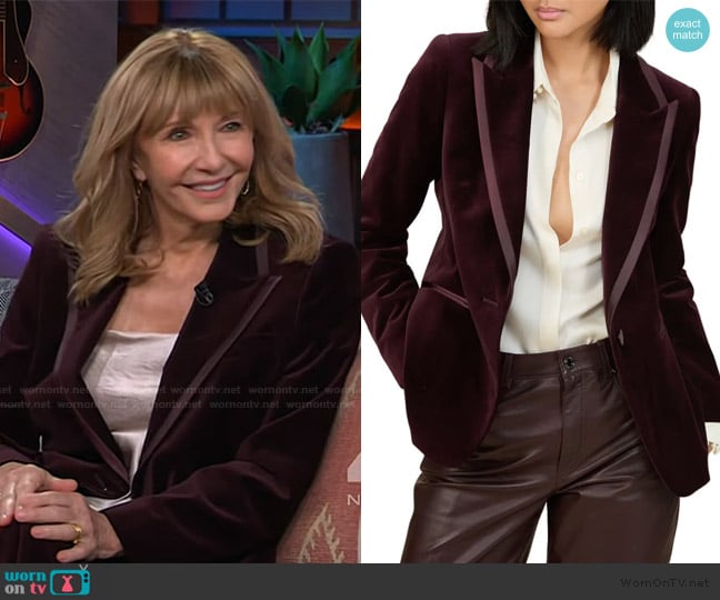Reiss Elia Cotton Velveteen Blazer worn by Mary Steenburgen on The Kelly Clarkson Show