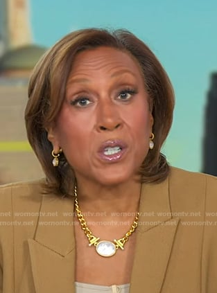 Robin’s white pendant chain necklace on Good Morning America