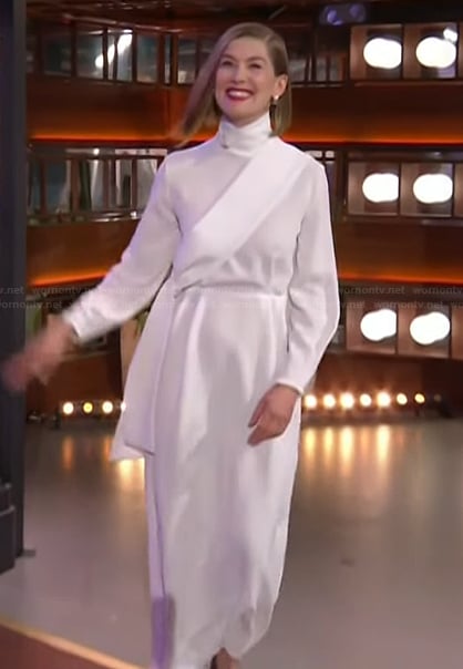 Rosamund Pike's white turtleneck dress on The Kelly Clarkson Show
