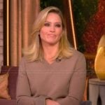 Sara’s contrast collar sweater on The View