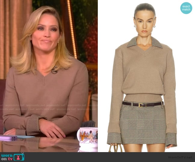 Sara’s contrast collar sweater on The View