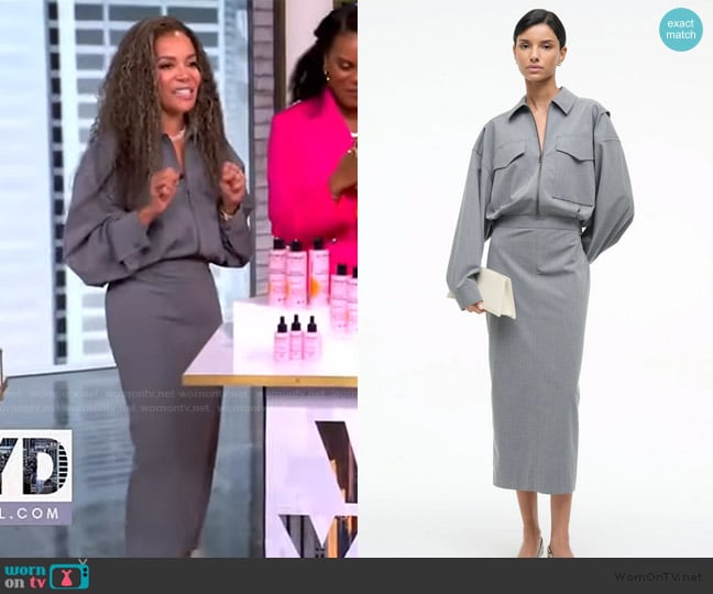 Sunny’s gray zip front dress on The View Sunny’s gray zip front dress on The View