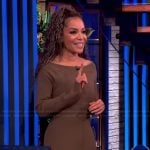 Sunny’s brown off shoulder dress on The View