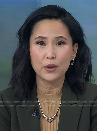 Vicky's heart necklace on NBC News Daily