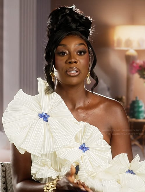 Wendy's floral off shoulder confessional dress on The Real Housewives of Potomac