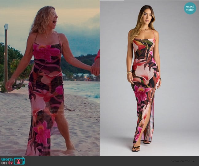 Windsor Falling For You Tropical Floral Slit Maxi Dress worn by Peg Munson on The Golden Bachelor