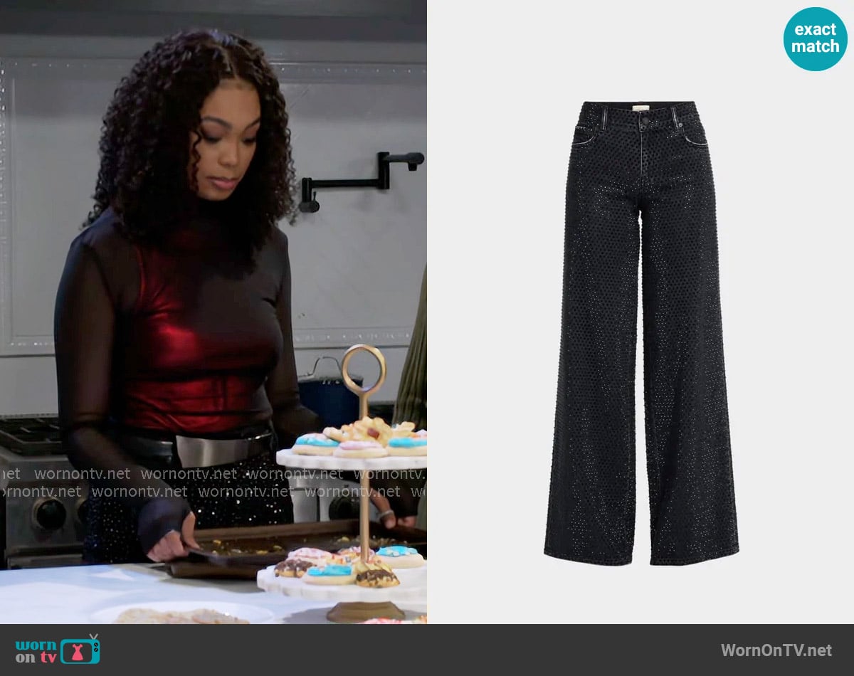 Alice + Olivia Trish Jeans in Maya Charcoal Black worn by Chelsea Hamilton (RhonniRose Mantilla) on Beyond the Gates