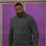 Bill’s grey cable-knit sweater on Beyond the Gates