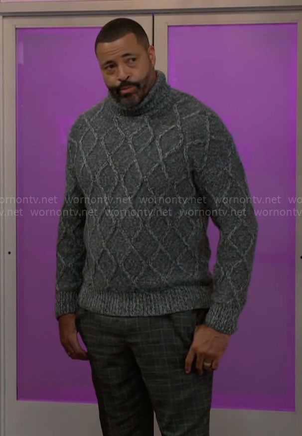 Bill’s grey cable-knit sweater on Beyond the Gates