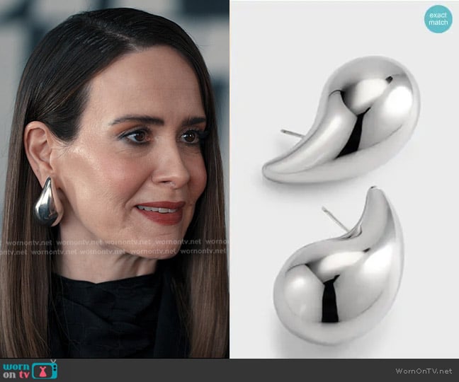 Bottega Veneta Large Drop Earrings worn by Carrington Lane (Sarah Paulson) on Alls Fair