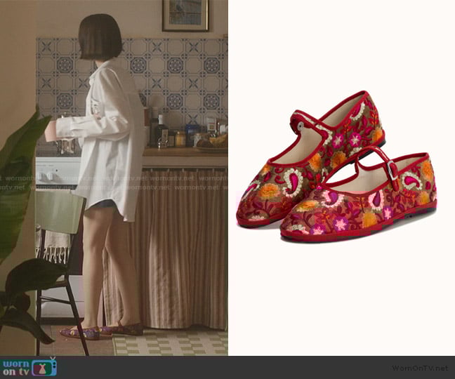 Capulette Bambina Castello worn by Emily Cooper (Lily Collins) on Emily in Paris