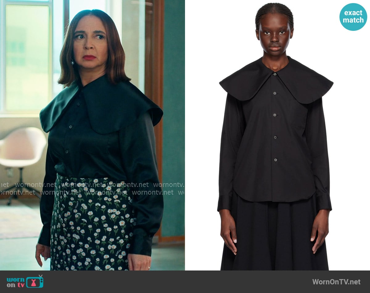 Comme Des Garcons Peter Pan Collar Shirt worn by Molly Novak (Maya Rudolph) on Loot