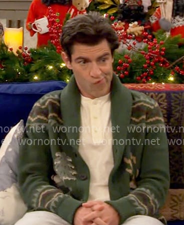 Dave's green printed cardigan on The Neighborhood