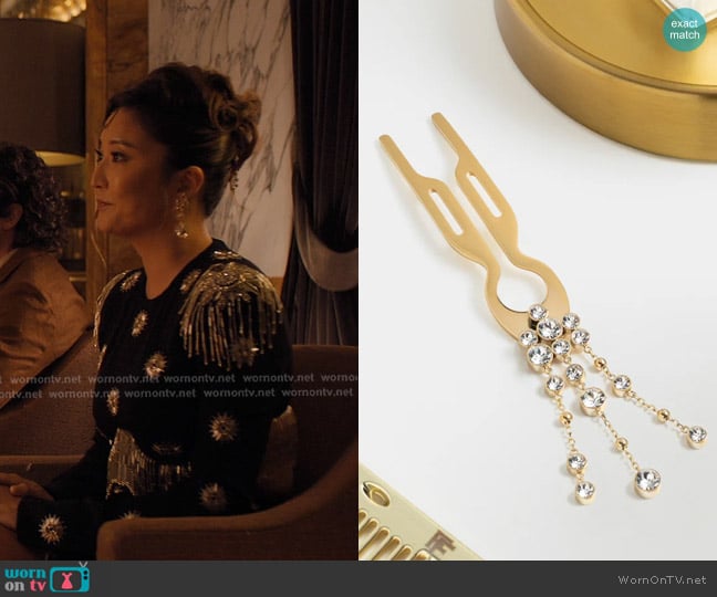 Fiona Franchimon Nº1 Hairpin Pendant Triple Strand with Swarovski in Yellow Gold Finish worn by Mindy Chen (Ashley Park) on Emily in Paris