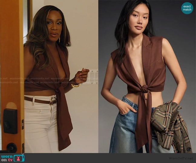 Flat White Tie-Front Crop Linen Tank worn by Tia Glover on The Real Housewives of Potomac