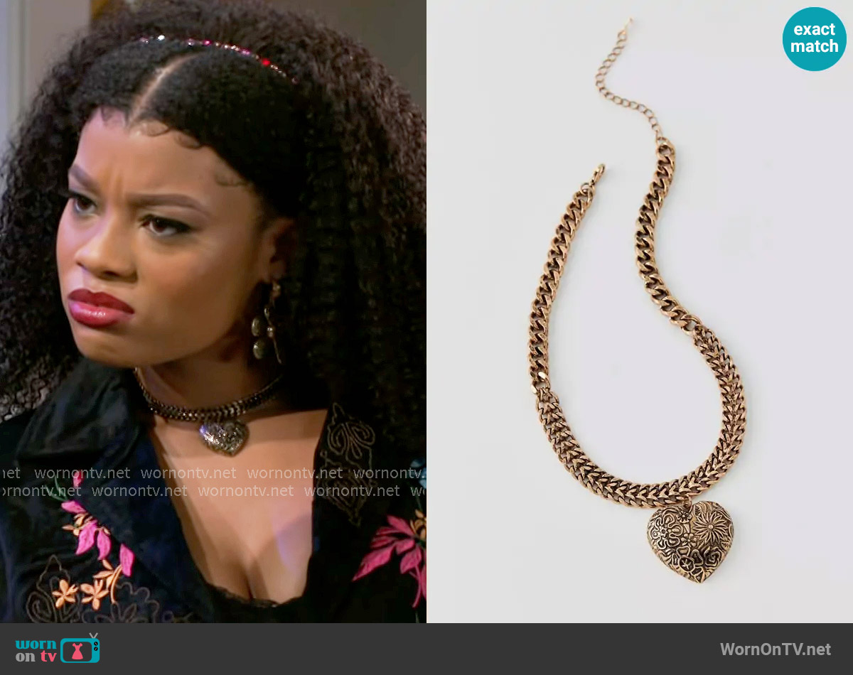 H&M Beaded-Strap Shoulder Bag worn by Eva Thomas (Ambyr Michelle) on Beyond the Gates