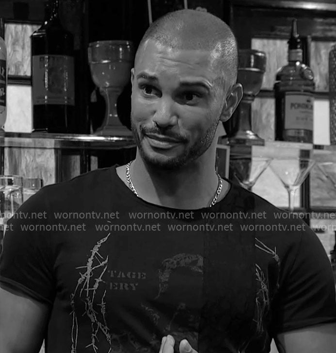 Holden’s black graphic tee on The Young and the Restless