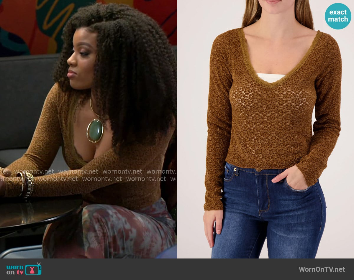Hyfve Long Sleeve V-Neck Tee worn by Eva Thomas (Ambyr Michelle) on Beyond the Gates
