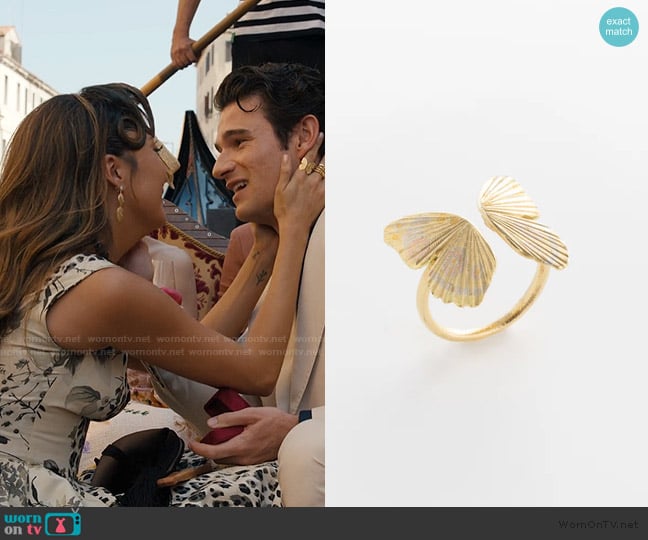 James Banks Buckeye Ring worn by Emily Cooper (Lily Collins) on Emily in Paris