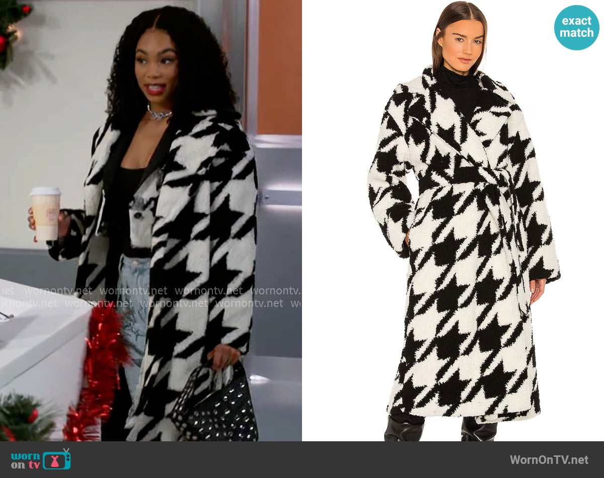 L'Academie Arlo Coat worn by Chelsea Hamilton (RhonniRose Mantilla) on Beyond the Gates