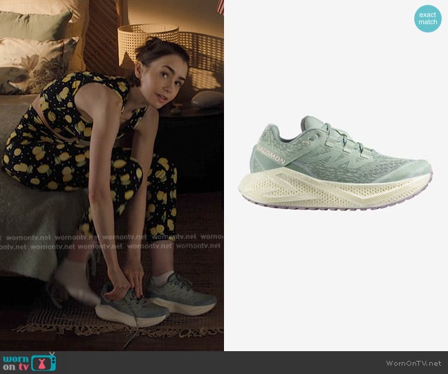 Lululemon Fast and Free Running Belt worn by Emily Cooper (Lily Collins) on Emily in Paris