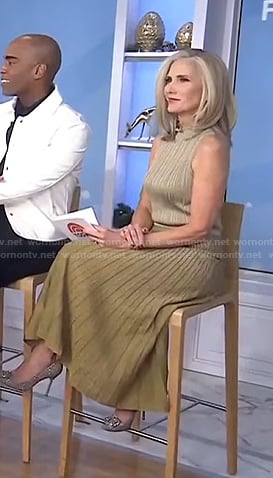 Misty Belles's metallic ribbed knit dress on Today