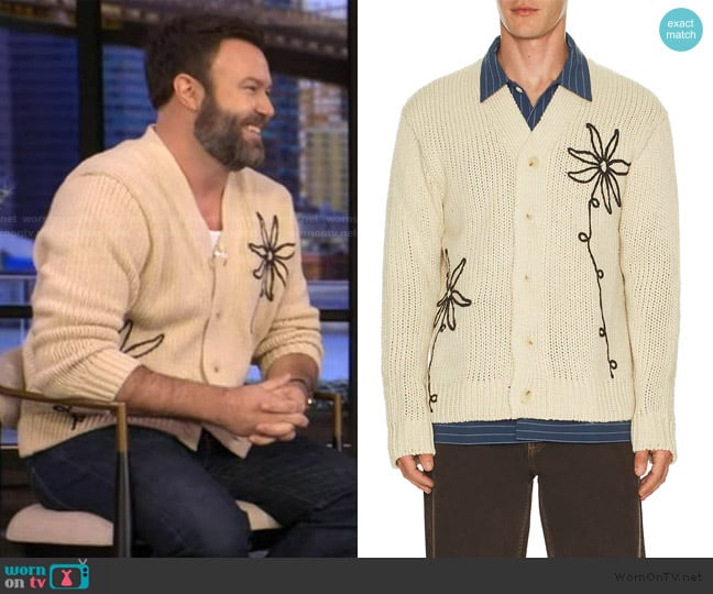 Taran’s beige floral cardigan on Live with Kelly Taran’s beige floral cardigan on Live with Kelly