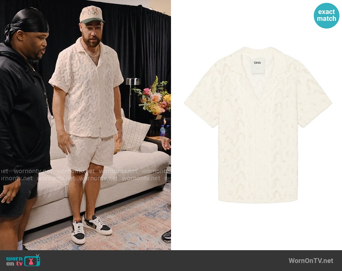 Travis Kelce’s wavy crochet shirt on The End of an Era
