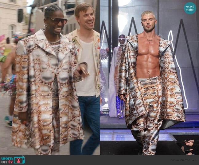 On Aura Tout Vu 2025 Spring Collection worn by Julien (Samuel Arnold) on Emily in Paris