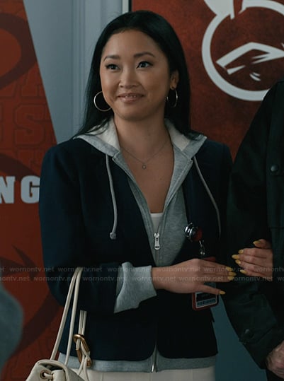 Peyton's black layered hoodie on Elsbeth