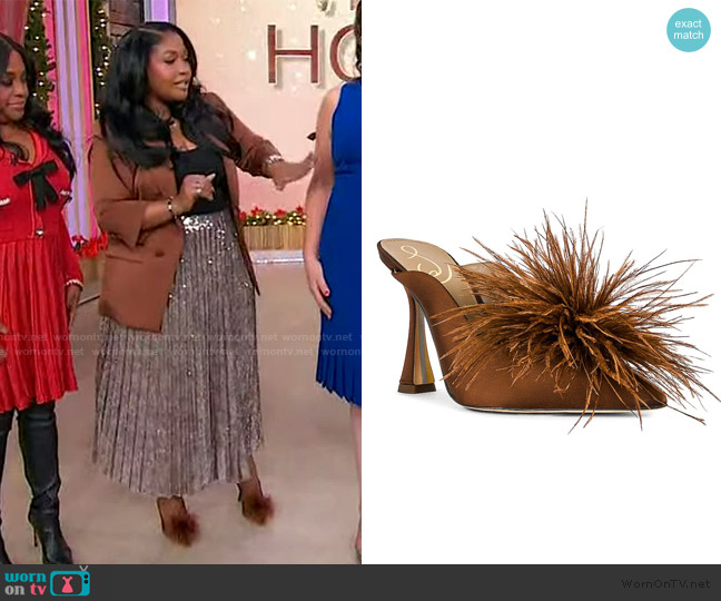 Sam Edelman Anthony Sandal worn by Gabrielle Richards on Sherri